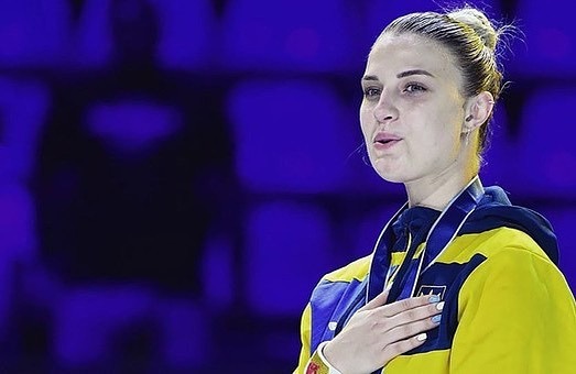 Campioana olimpică la sabie Olga Kharlan, ajutată de COSR pentru a-şi evacua familia din Ucraina. Tatăl şi mama sportivei au rămas în Ucraina