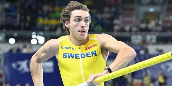 Suedezul Armand Duplantis, record mondial la săritura cu prăjina în sală - VIDEO - 