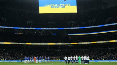 Tottenham, victorie cu Everton, scor 5-0, în Premier League. Kane a marcat de două ori şi l-a depăşit pe Thierry Henry. Omagiu pentru Ucraina