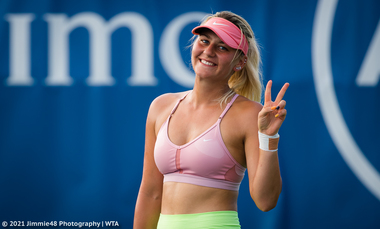 Jucătoarea ucraineană Marta Kostiuk, extrem de afectată de război: M-am simţit vinovată că joc tenis, că deasupra mea cerul este albastru, luminos şi senin/ Ea acuză lipsa de reacţie a jucătorilor ruşi
