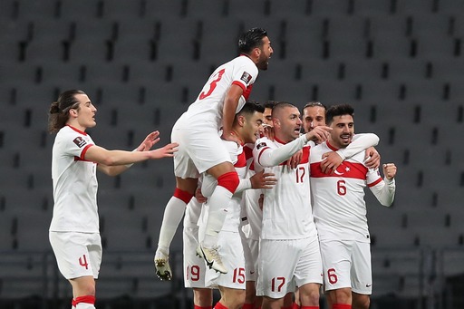 Burak Yilmaz şi-a anunţat retragerea din naţionala Turciei