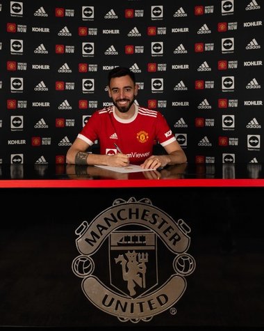 Bruno Fernandes şi-a prelungit contractul cu Manchester United