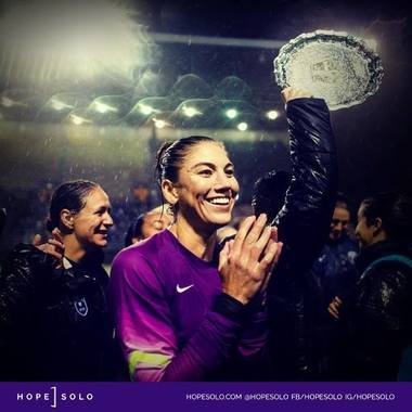 Hope Solo, fostul portar al reprezentative feminine a SUA, reţinută pentru conducere în stare de ebrietate şi abuz asupra copiilor
