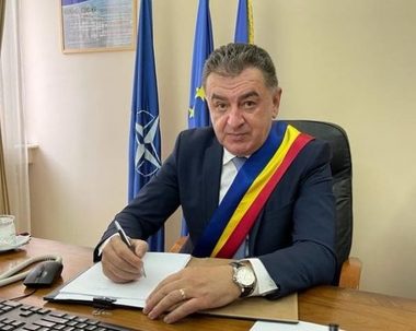 Primarul Piteştiului neagă că nu ar mai susţine FC Argeş: Probabil continuă deranjul produs de FC Argeş prin intrarea în play-off
