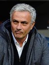 Mourinho, luat la ţintă cu un bulgăre de zăpadă de un fan norvegian - VIDEO