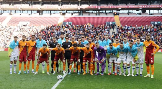 Dinamo Kiev a învins Galatasaray, scor 3-1, într-un meci amical “Pentru Pace”. Pentru echipa lui Lucescu urmează o confruntare cu CFR Cluj