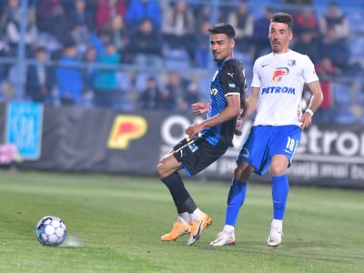 Universitatea Craiova a învins Farul cu 3-0, în deplasare, în play-off-ul Ligii 1. Petre a fost eliminat pe final