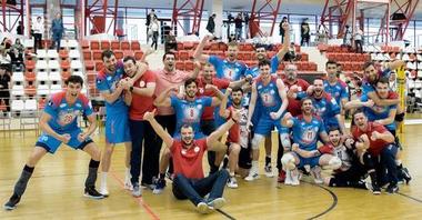 Arcada Galaţi, campioană în 2022 la volei masculin, a primit, vineri, medaliile de aur, după victoria cu Dinamo Bucureşti