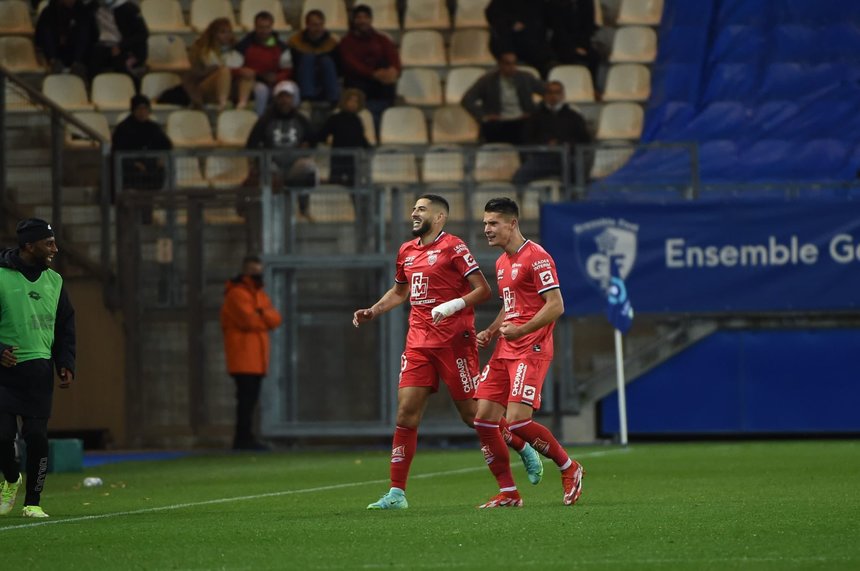 Alex Dobre a înscris două goluri pentru Dijon. Echipa românului a remizat însă cu Guingamp, scor 3-3, după ce a condus cu 3-0