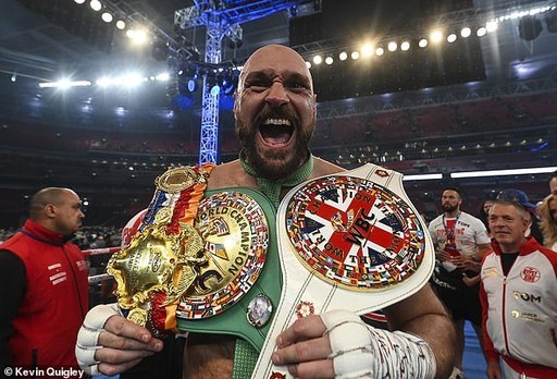 Soţia lui Tyson Fury spune că boxerul ar putea renunţa la decizia de a se retrage dacă va putea lupta pentru unificarea centurilor