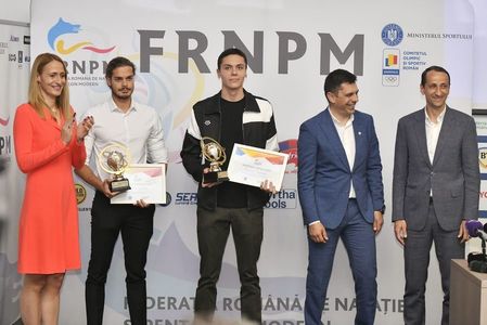 Robert Glinţă şi David Popovici, desemnaţi sportivii anului 2021 de către FRNPM