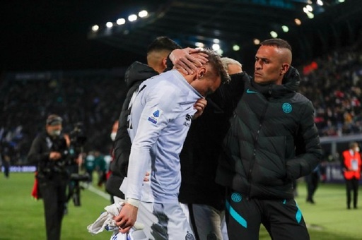 Ionuţ Radu, consolat de colegii săi după meciul cu Bologna. Inzaghi: Avem cea mai mare încredere în Radu. A fost un incident nefericit, însă astfel de lucruri se pot întâmpla - VIDEO