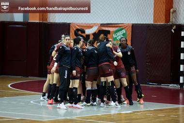 Gloria Buzău, deţinătoarea Cupei României la handbal feminin, eliminată de Rapid Bucureşti în sferturi