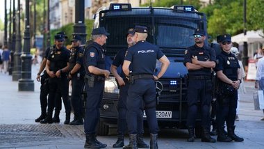 Ciocniri violente între suporteri germani şi scoţieni înaintea finalei Ligii Europa - VIDEO