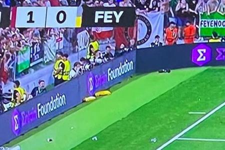 Incident rasist la finala Conference League: Fanii echipei Feyenoord au aruncat pe teren banane gonflabile