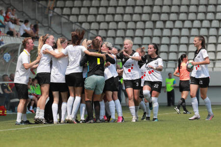 U Olimpia Cluj a învins cu 6-2 Heniu Prundu Bârgăului şi a câştigat Cupa României la fotbal feminin