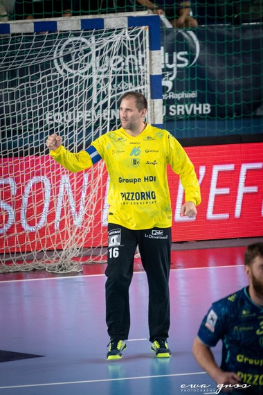 Handbal: Portarul Mihai Popescu revine în Liga Naţională, după 7 sezoane petrecute în Franţa