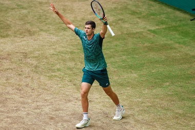 Hurkacz a câştigat turneul de la Halle învingându-l pe Medvedev. Berrettini, triumfător la Londra