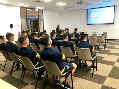 Sesiune de informare pentru jucătorii naţionalei U19 organizată de UEFA