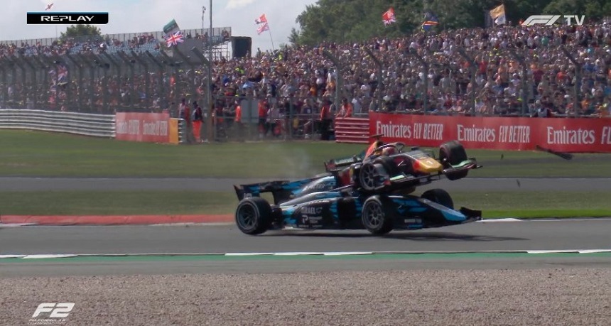 Accident teribil la Silverstone, la cursa de F2. Elementul halo l-a salvat pe pilot - VIDEO