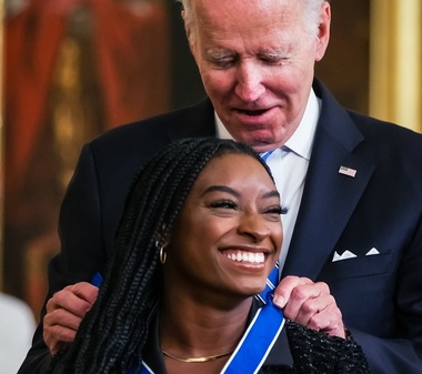 Simone Biles şi Megan Rapinoe au primit cea mai înaltă distincţie civilă din SUA