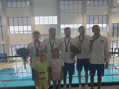Antrenori de aur pentru campioni de aur: Trebuie să-i tratăm pe toţi ca şi când sunt viitori campioni, să le insuflăm plăcerea şi bucuria de a înota - FOTO

