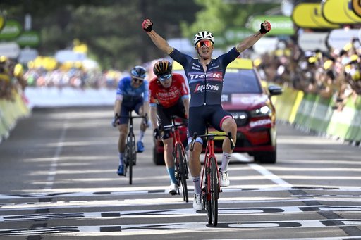 Mads Pedersen a câştigat etapa a 13-a a Turului Franţei. Accident la Grenoble