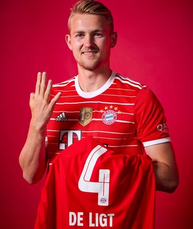 Bayern Munchen l-a transferat pe De Ligt pentru 77 de milioane de euro