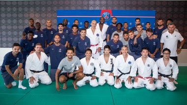 Campionul mondial la fotbal Mbappe şi campionul olimpic la judo Teddy Riner, la templul judo-ului din Japonia - VIDEO - 