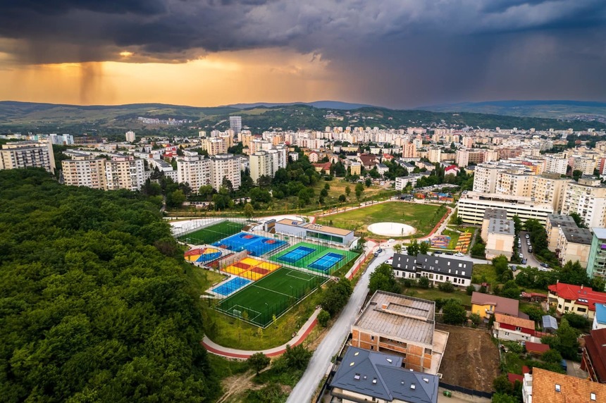 Bază sportivă de 4,2 hectare cu acces gratuit, inaugurată la Cluj-Napoca, după o investiţie de peste 6 mil. euro a Primăriei