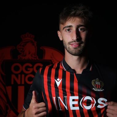 Fundaşul italian Mattia Viti va fi coechipier cu Rareş Ilie la OGC Nice. Este al cincilea transfer făcut de echipa franceză