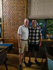 David Popovici s-a întâlnit cu Jim Montgomery, campion mondial la 100 şi 200 metri liber în urmă cu 49 de ani