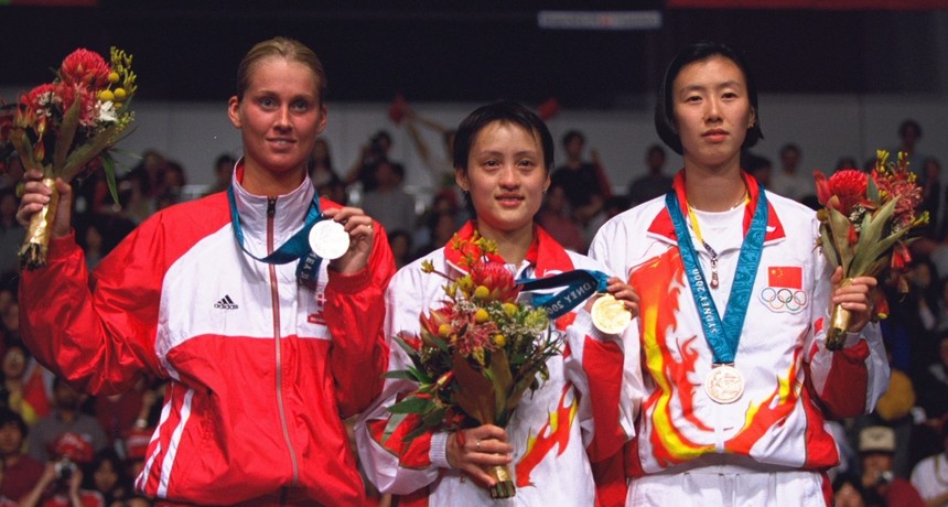 O fostă campioană chineză la badminton spune că a fost forţată să piardă la JO din 2000, pentru ca o compatrioată să aibă şanse mai mari la aur