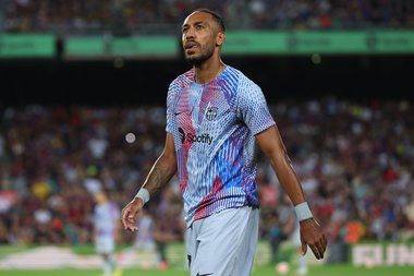 Aubameyang (FC Barcelona) a fost ameninţat cu arma, bătut şi jefuit în propria casă, noaptea trecută