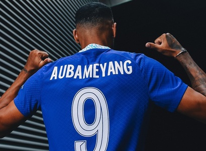 Chelsea l-a achiziţionat pe Aubameyang de la FC Barcelona