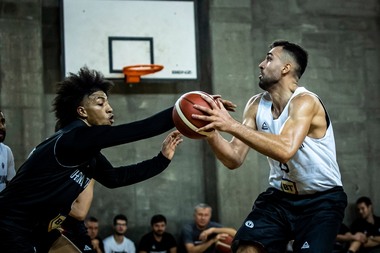 Baschet masculin: Spojnia Stargard - U BT Cluj, scor 72-82, în meci amical din presezon