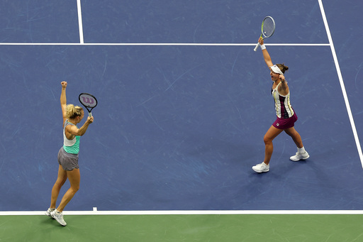Barbora Krejcikova şi Katerina Siniakova au câştigat US Open la dublu. Este al treilea lor trofeu de grand slam din 2022