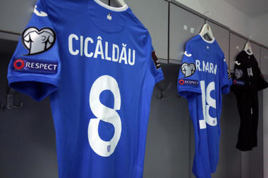 Echipa naţională: Stanciu va evolua cu numărul 10 la meciul cu Finlanda, Cordea cu 23; Numerele "tricolorilor"