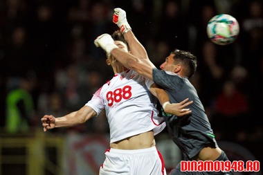 Dinamo acuză arbitrajele de la meciurile cu Metaloglobus şi Slatina. “A fost pusă în pericol integritatea fizică a jucătorilor”, a precizat clubul, într-un comunicat