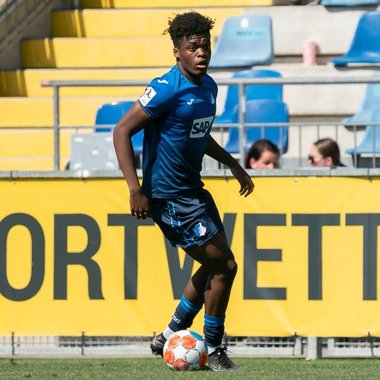 Un jucător francez, trecut pe la PSG dar care evoluează la Hoffenheim, are leucemie. El are doar 19 ani