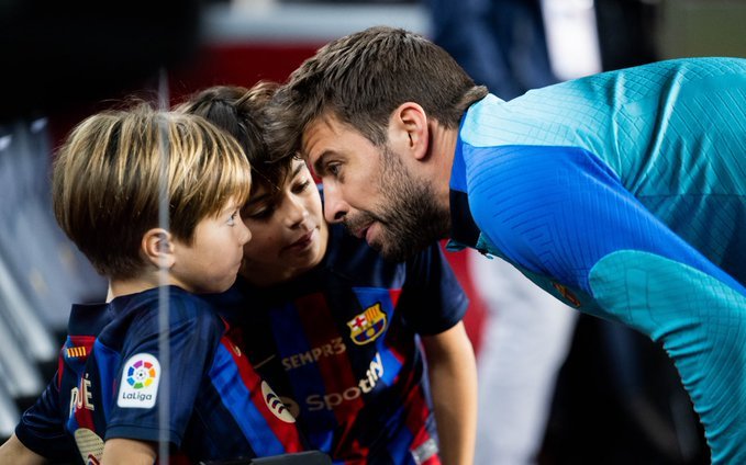 Pique, ovaţionat la ultimul meci pe Camp Nou: Voi reveni - VIDEO 
