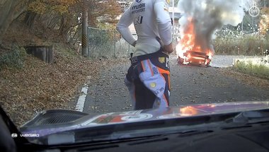 WRC: Maşina Hyundai pilotată de Dani Sordo a luat foc la Raliul Japoniei. Vehiculul este distrus – VIDEO