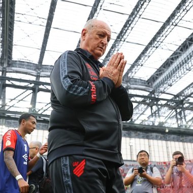 Luiz Felipe Scolari, campion mondial cu Brazilia în 2002, a anunţat că nu va mai antrena