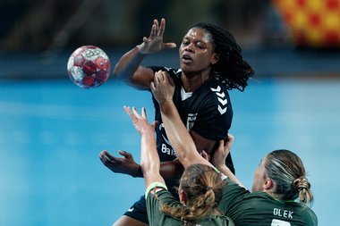 Handbal: Magda Cazanga, de la Minaur, a cucerit cu Angola Cupa Africii pe Naţiuni