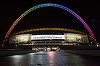 Stadionul Wembley din Londra, luminat în culorile curcubeului înaintea meciului dintre Anglia şi SUA de la CM