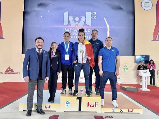 Loredana Toma, dublă campioană mondială la haltere, la categoria 71 kg. Sportiva a stabilit şi un record mondial