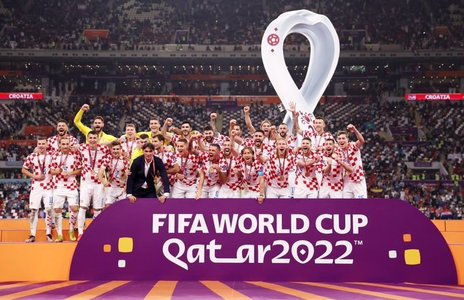 Croaţii au sărbătorit medalia de bronz de la Cupa Mondială pe străzile şi pe cerul Zagrebului - VIDEO