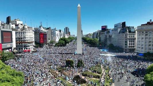 Argentinienii au ieşit pe străzi pentru a sărbători titlul mondial / Mare dezamăgire în Franţa - VIDEO