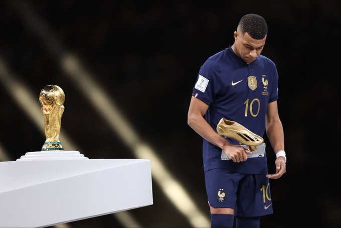 Cupa Mondială de fotbal: Petiţie a unui suporter argentinian pentru ca “Franţa să înceteze să plângă”