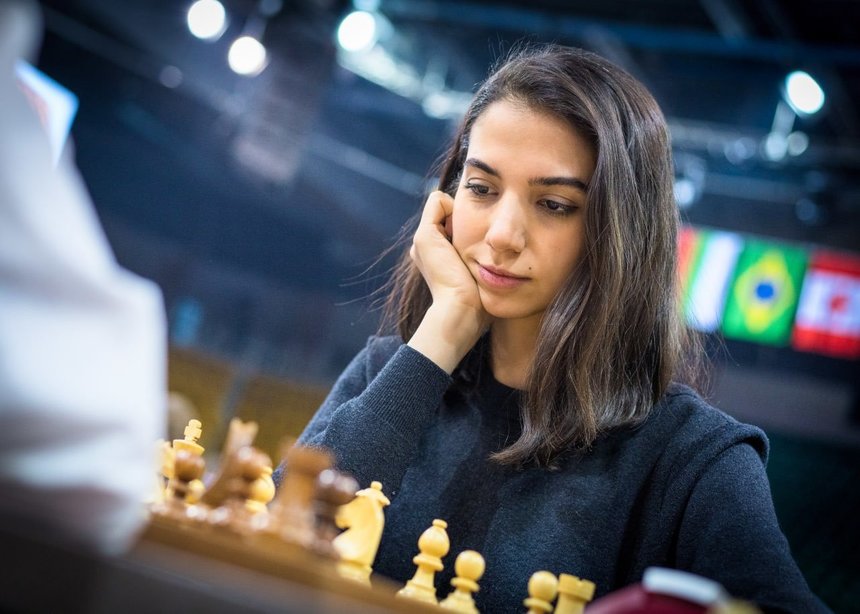 O jucătoare de şah iraniană a concurat la Campionatele Mondiale fără să poarte hijab